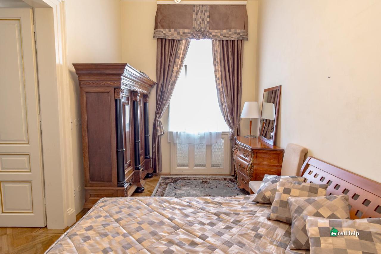 Villa Two Bedroom Villa With Hot-Tub, Terrace And Garden, Wenceslas Square Prague
