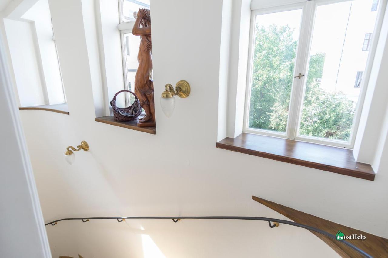 Two Bedroom Villa With Hot-Tub, Terrace And Garden, Wenceslas Square *