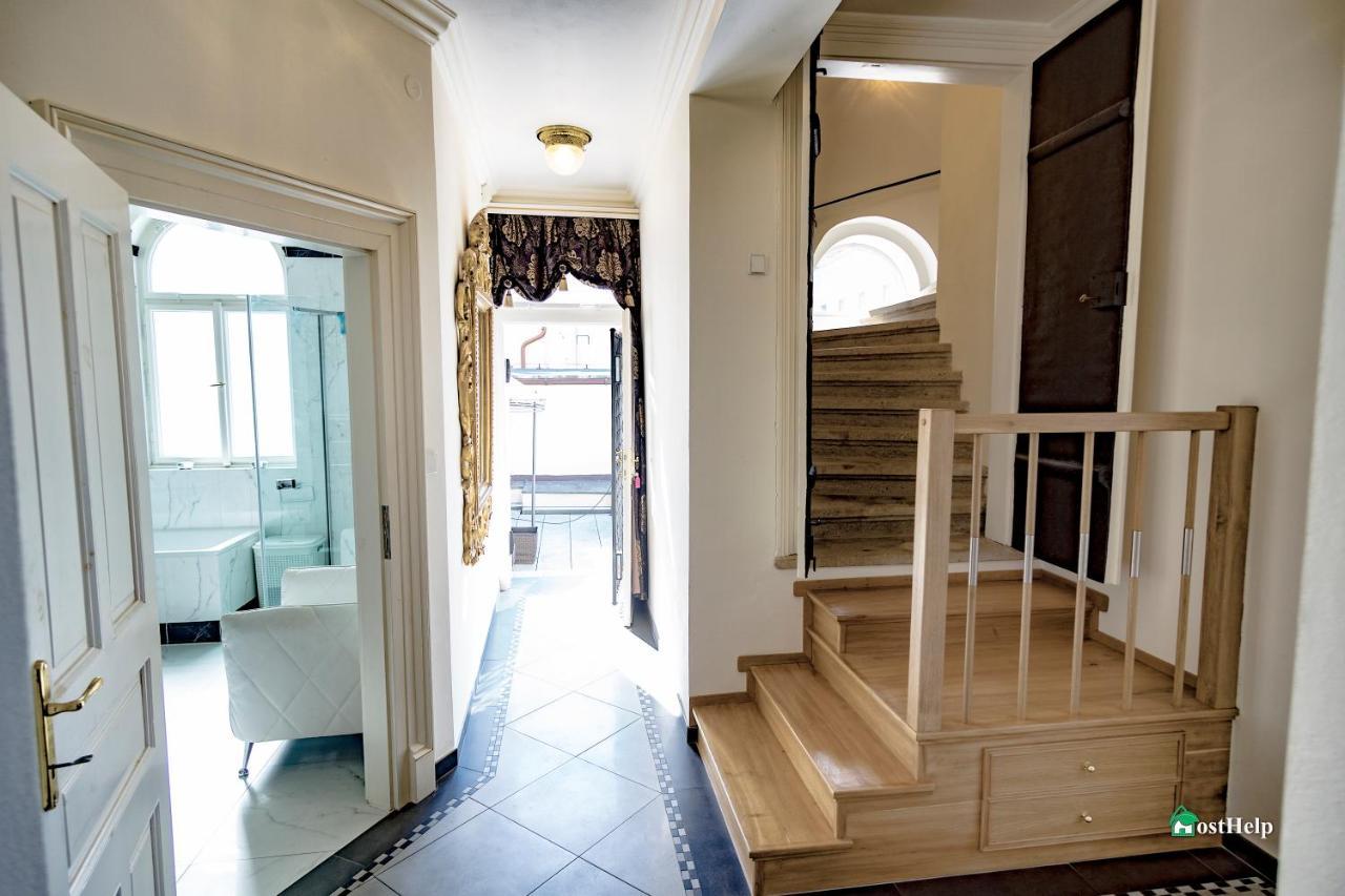 Two Bedroom Villa With Hot-Tub, Terrace And Garden, Wenceslas Square *