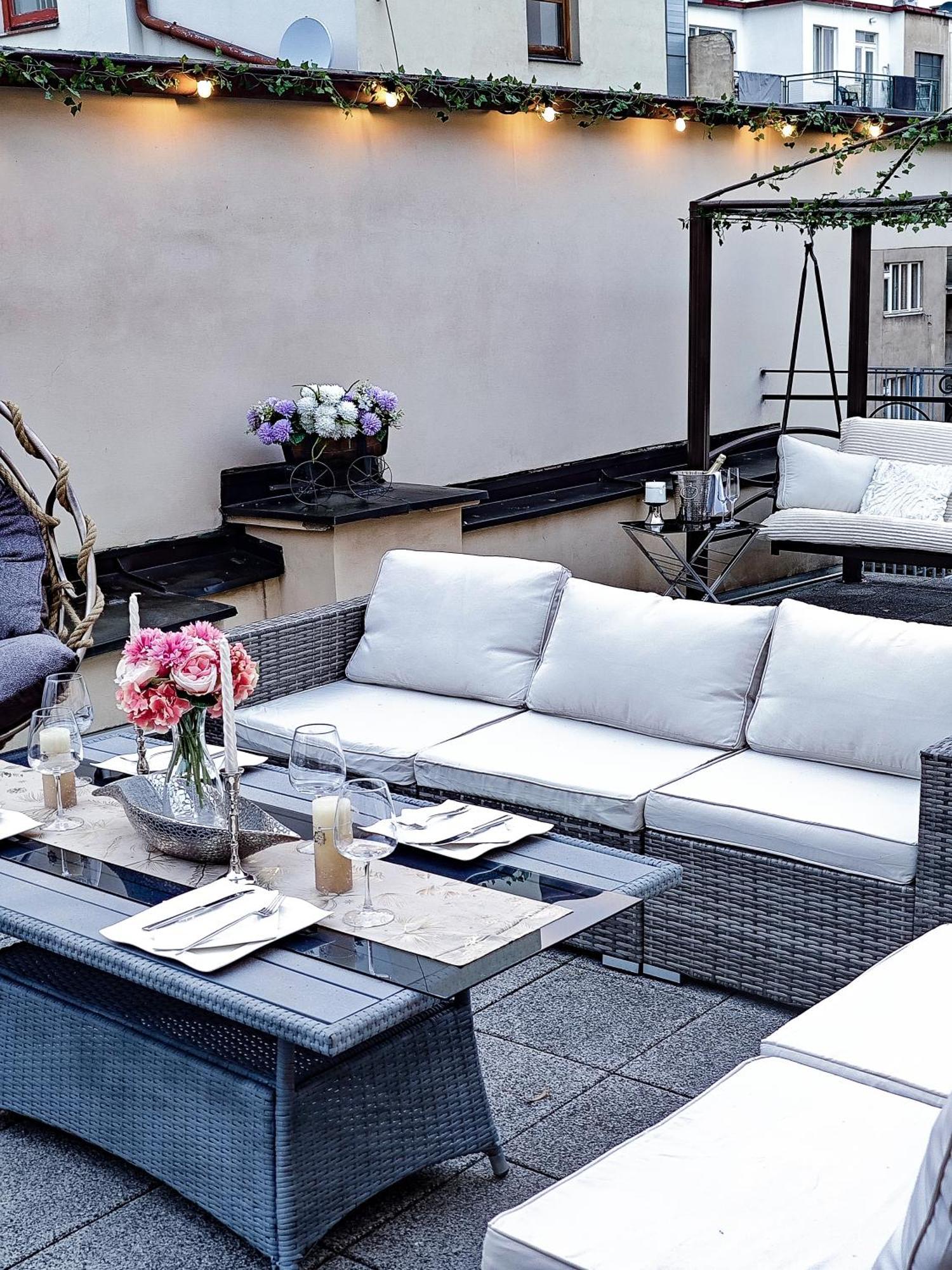 Two Bedroom Villa With Hot-Tub, Terrace And Garden, Wenceslas Square