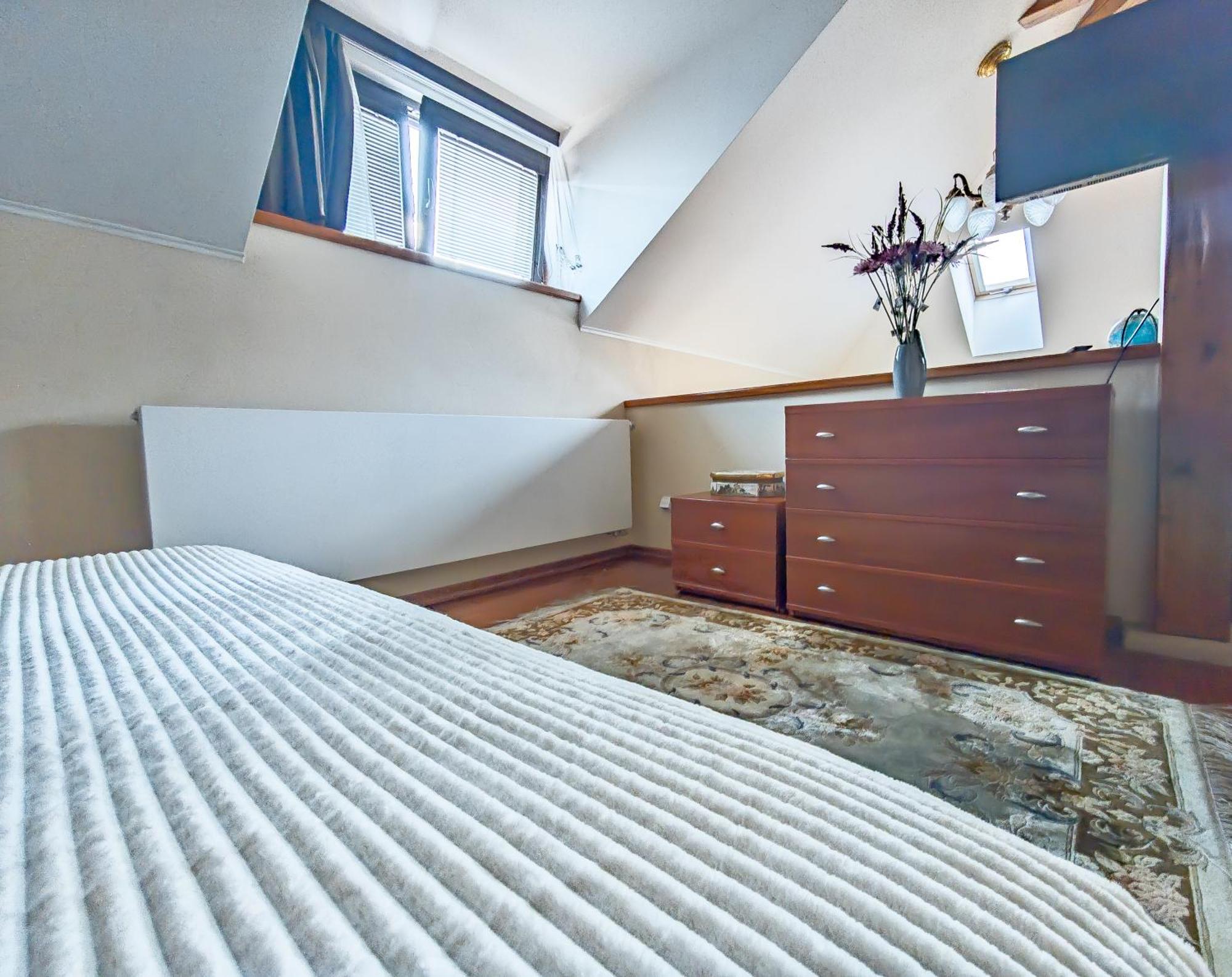 Two Bedroom Villa With Hot-Tub, Terrace And Garden, Wenceslas Square Villa *