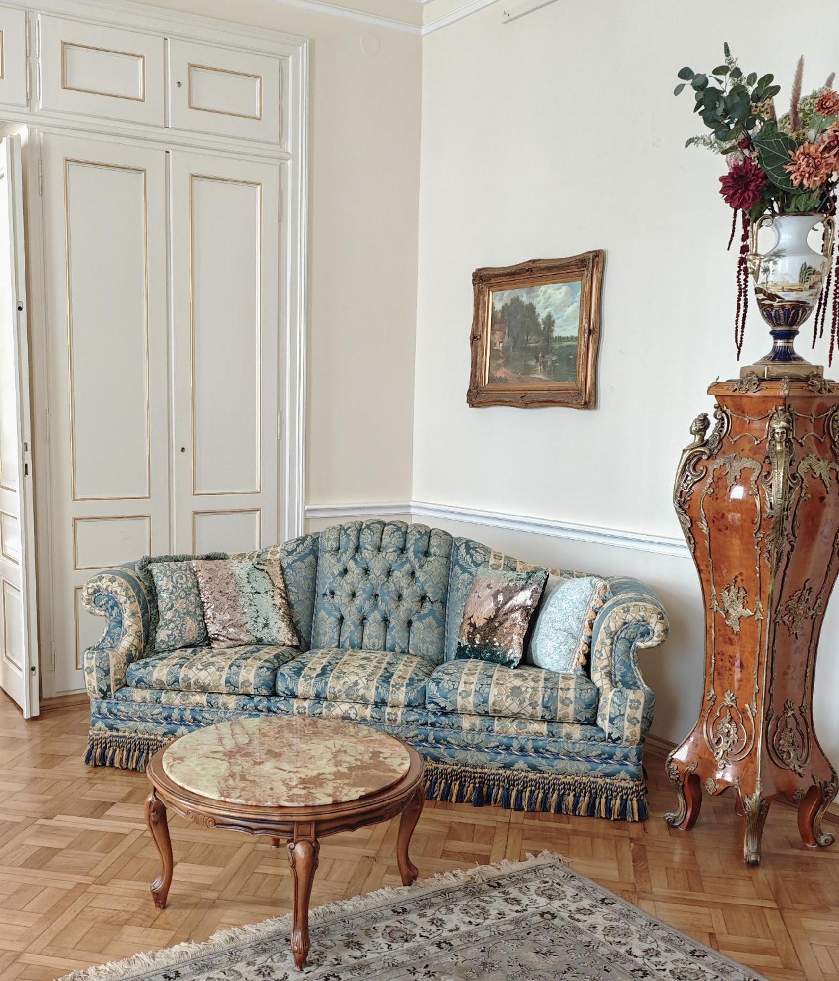 Two Bedroom Villa With Hot-Tub, Terrace And Garden, Wenceslas Square Villa