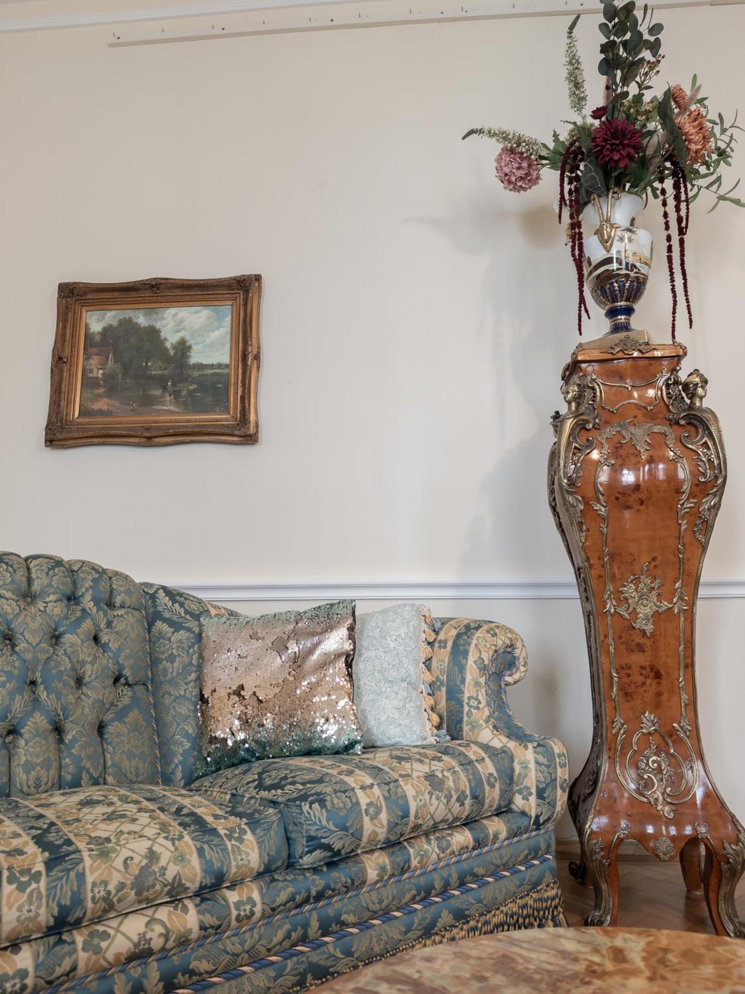 Two Bedroom Villa With Hot-Tub, Terrace And Garden, Wenceslas Square *