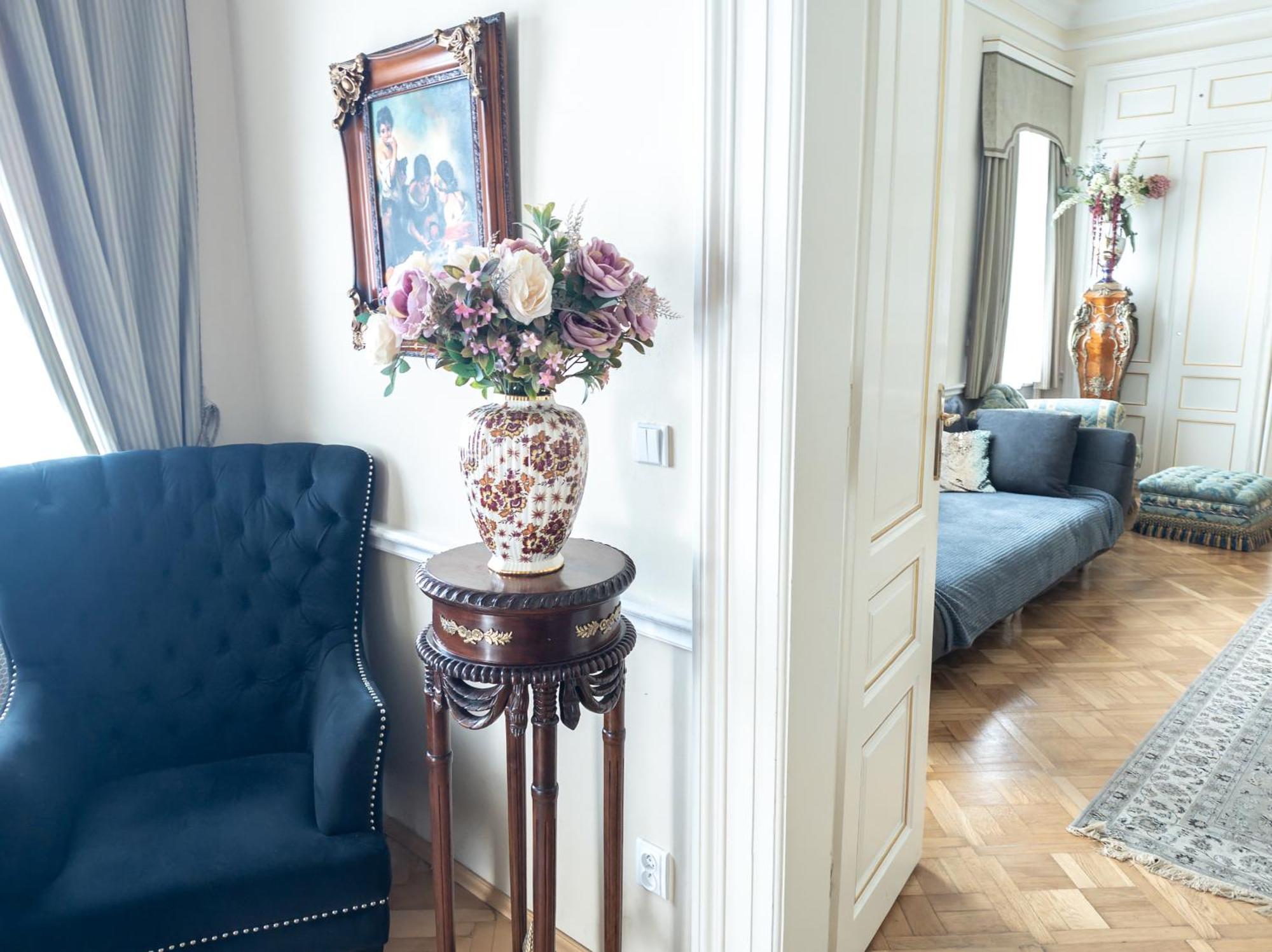 Villa Two Bedroom Villa With Hot-Tub, Terrace And Garden, Wenceslas Square *