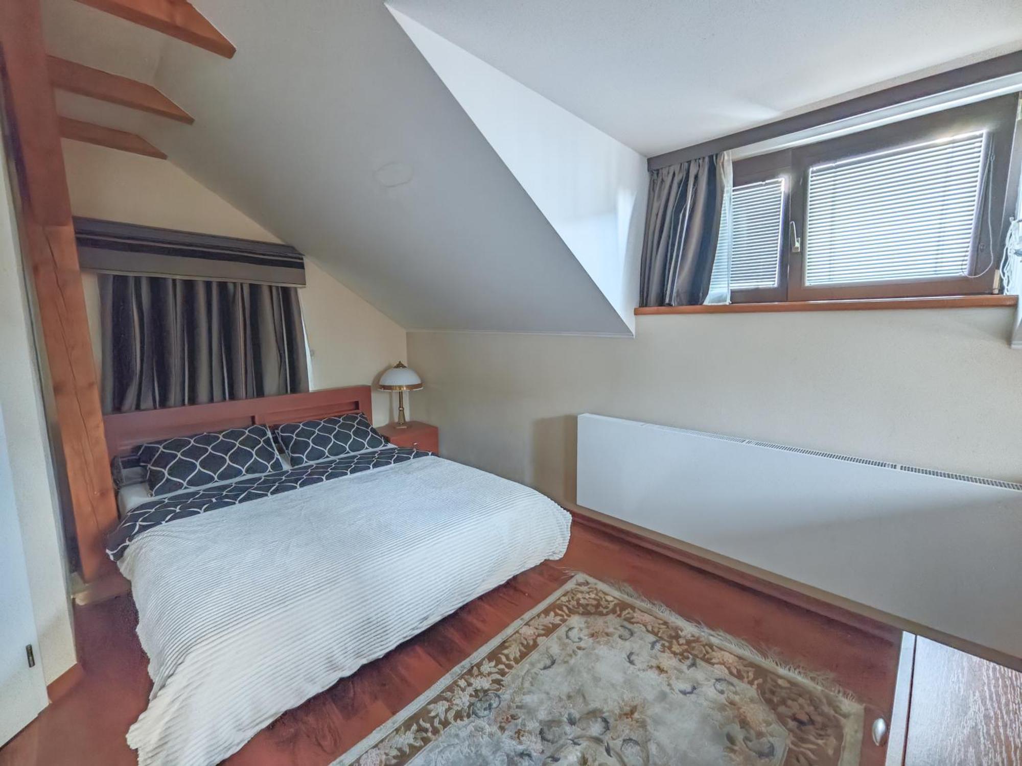 Unique Location With Hot-tub, Terrace And Garden Praga